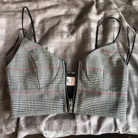 LF Tops - seek the label crop top